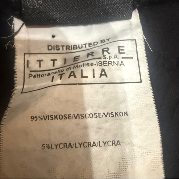 Dolce & Gabbana Luxury Streetwear Black Patterned Long Sleeved Tee - Picture 6 of 6